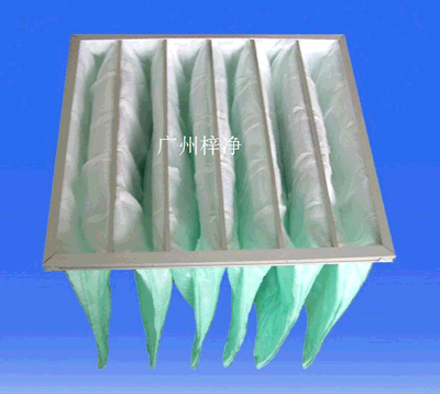 中效过滤器结构的外框是以坚固的防水板组成,用来固定已折叠完成的滤材。外框上对角线的设计能提供大过滤面积,并使内部滤材紧密的粘附在外框上。